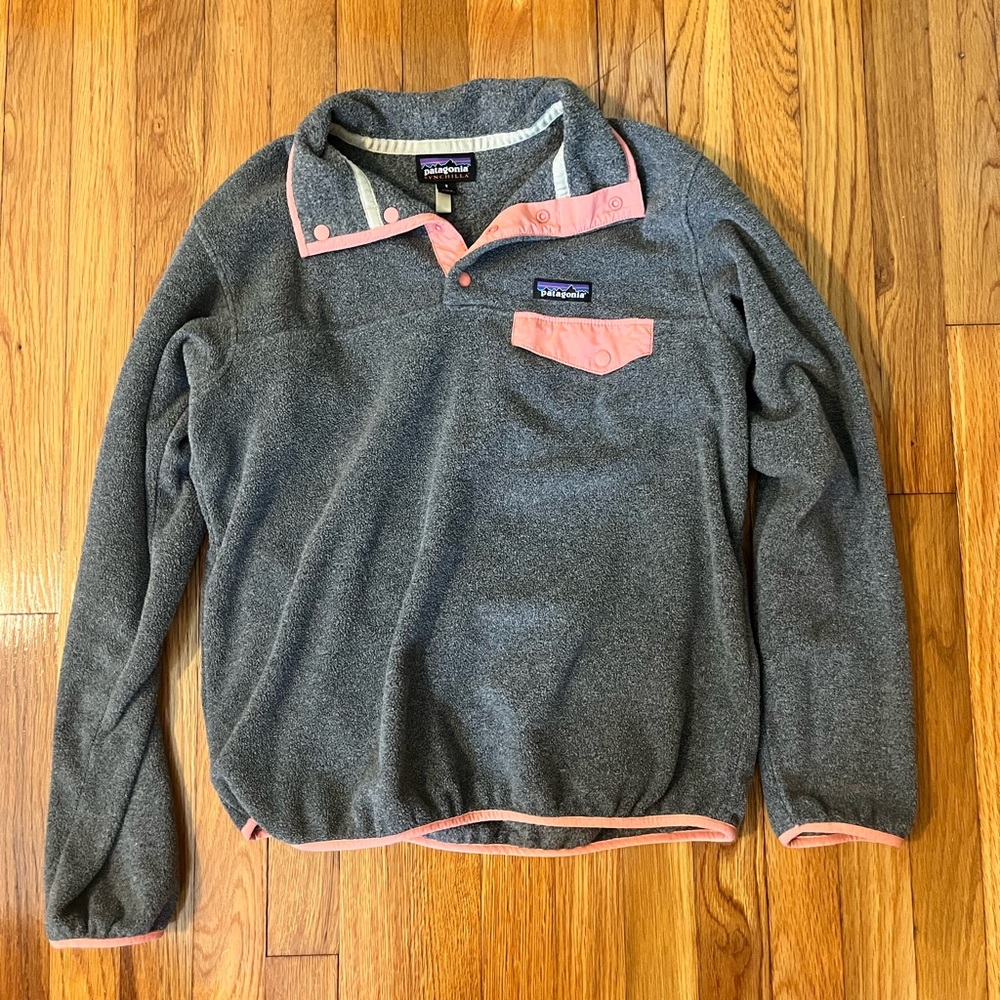 Women's Patagonia Synchilla Gray Pastel Pink Peach Snap T Fleece Small